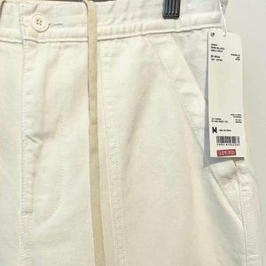 UNIQLO White Wide-legged Ankle length denim pants. Never worn with tags.